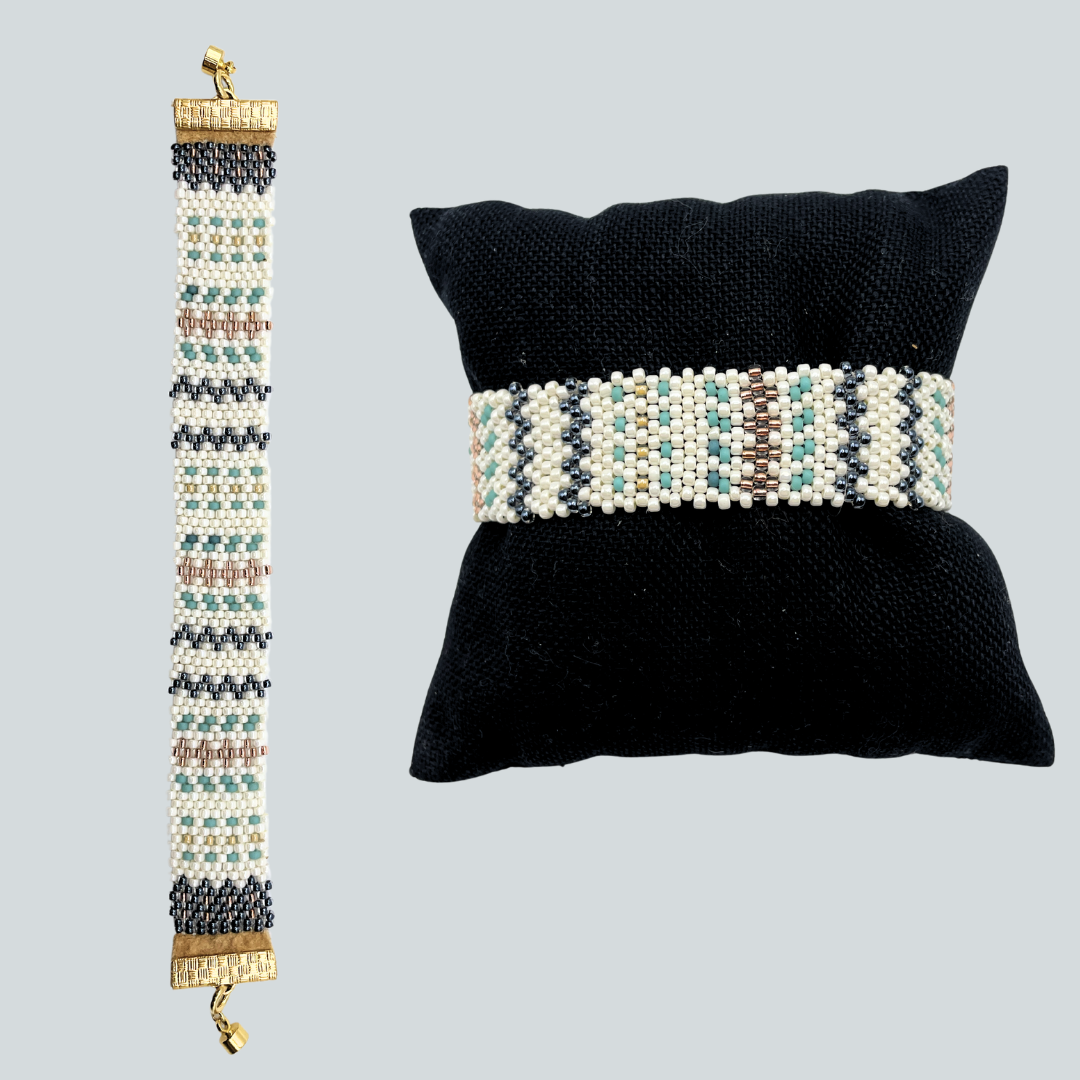 IA-O $270 Bracelet and Earring Set