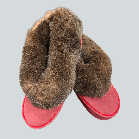 SM $247 Maroon Sea Otter Fur slippers sz 7